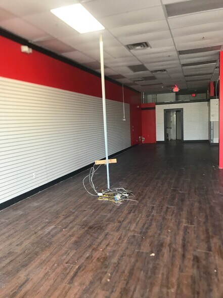 More Photos Of 1753 E Main St, Mohegan Lake General Retail For Lease