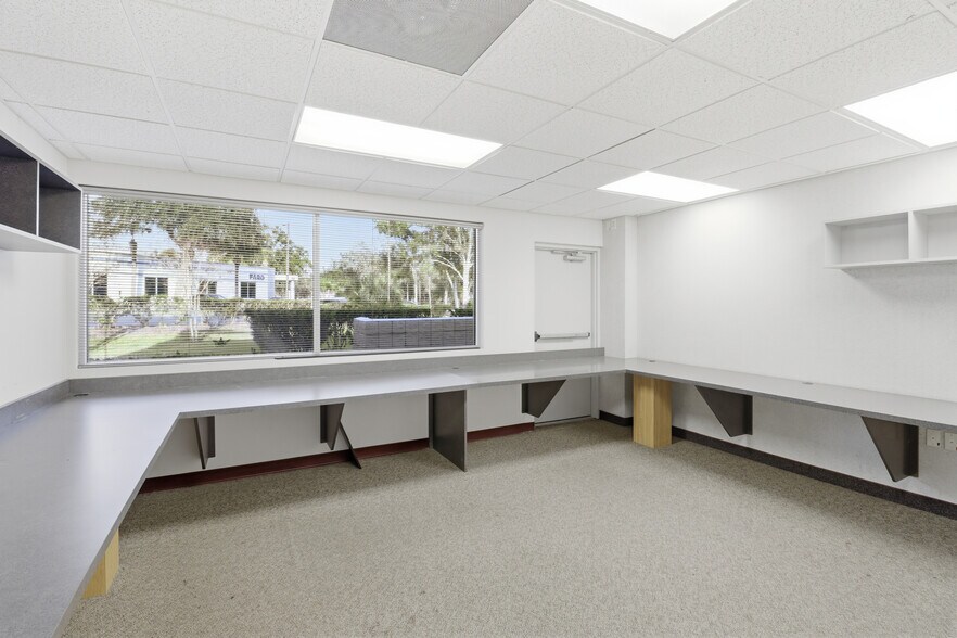 More Photos Of 585 Technology Pky, Lake Mary Office For Sale