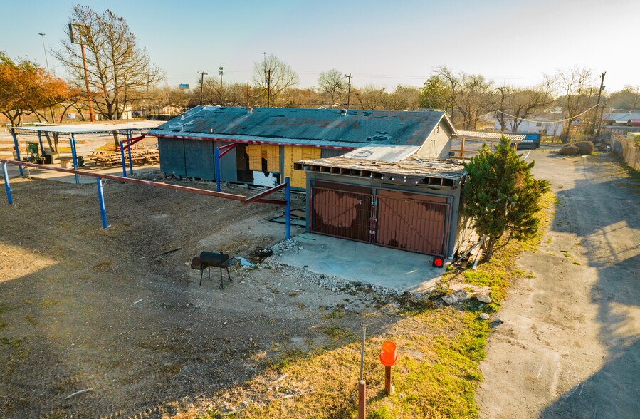 More Photos Of 1600 S General Mcmullen Dr, San Antonio Land For Lease