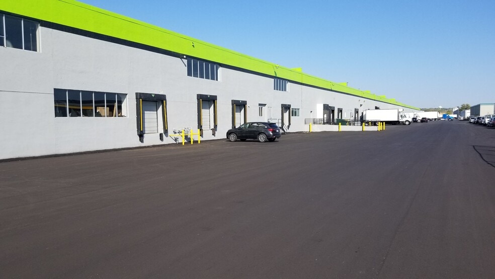 More Photos Of 740-756 Vandalia St, Saint Paul Warehouse For Lease