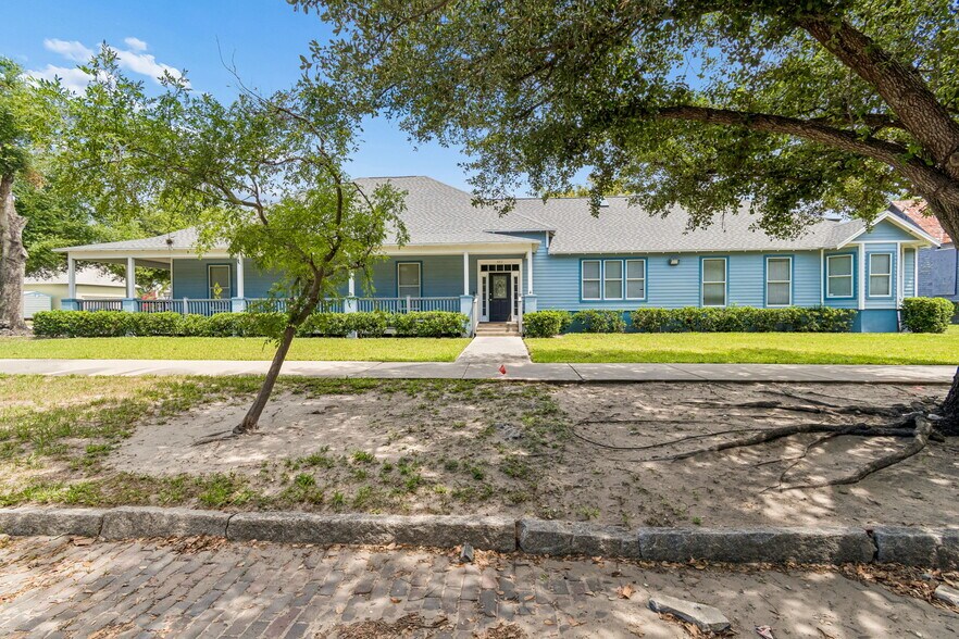 More Photos Of 402 E 7th Ave, Tampa Office For Sale