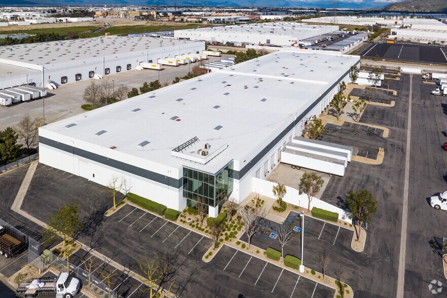 More Photos Of 4755 Zinfandel Ct, Ontario Warehouse For Lease