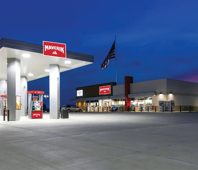 More Photos Of 6735 N Carefree Cir, Colorado Springs Service Station For Sale