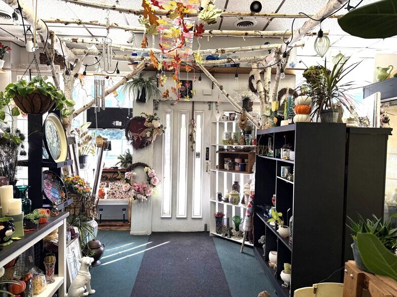More Photos Of 840 S 3rd Ave, Wausau Storefront Retail Residential For Sale