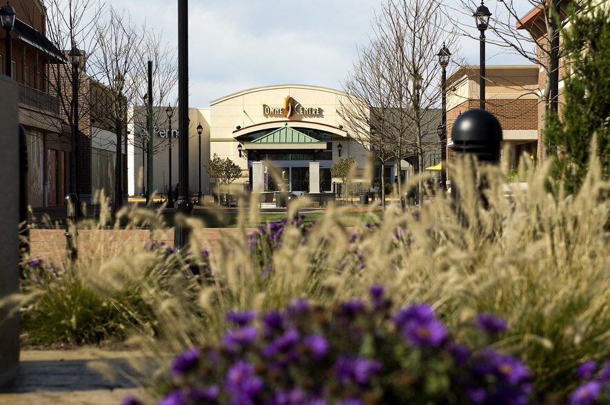 More Photos Of 130-137 Spotsylvania Mall Dr, Fredericksburg General Retail For Lease