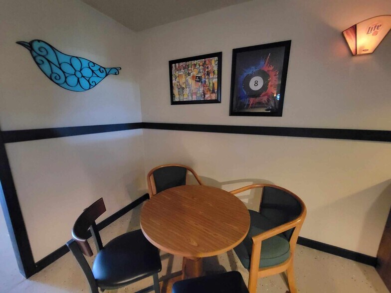 More Photos Of 1313 W Cherry St, Vermillion Hotel For Sale