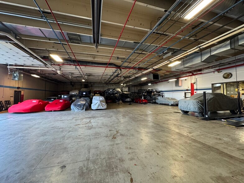 More Photos Of 777 Kuehn Ct, Neenah Warehouse For Sale