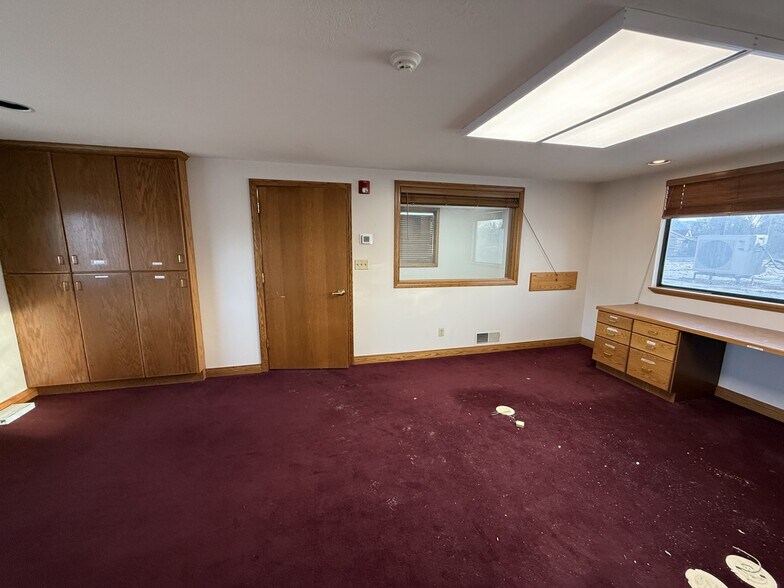 More Photos Of 723 W Columbia Ln, Provo Showroom For Sale