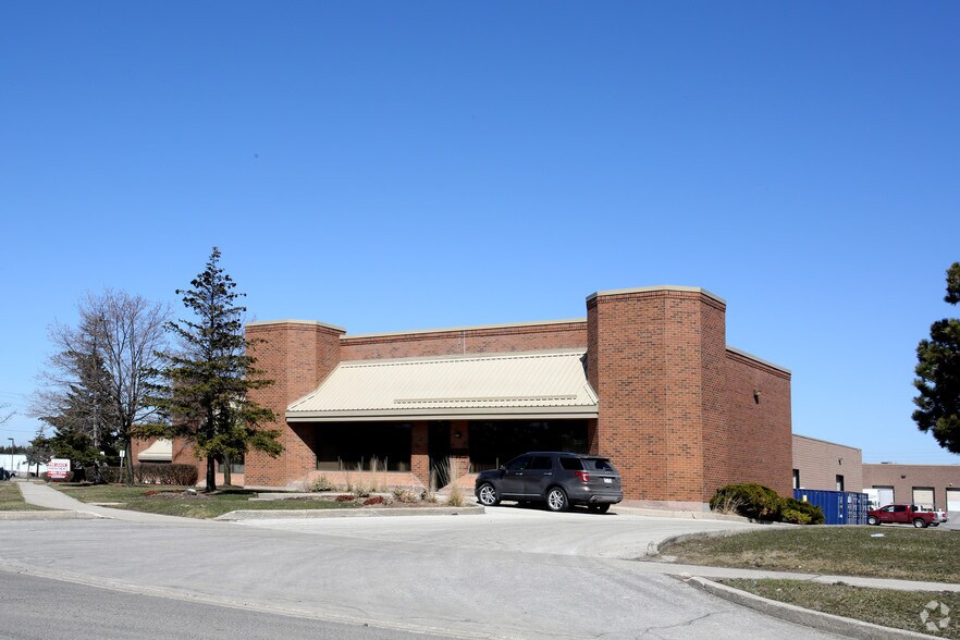 More Photos Of 90 Claireport Cres, Toronto Warehouse For Lease