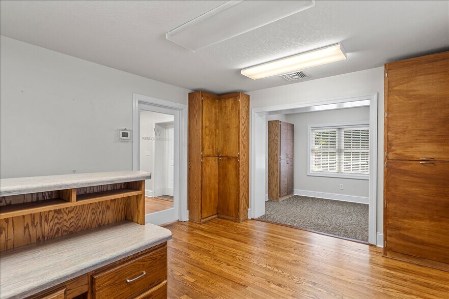 More Photos Of 492 W Main St, Forest City Freestanding For Sale