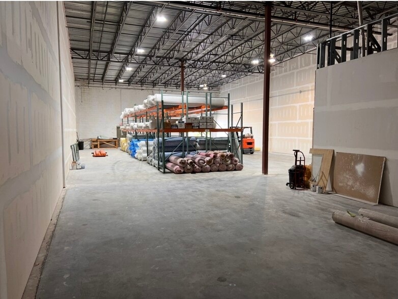 More Photos Of 1750 Longleaf Blvd, Lake Wales Warehouse For Lease