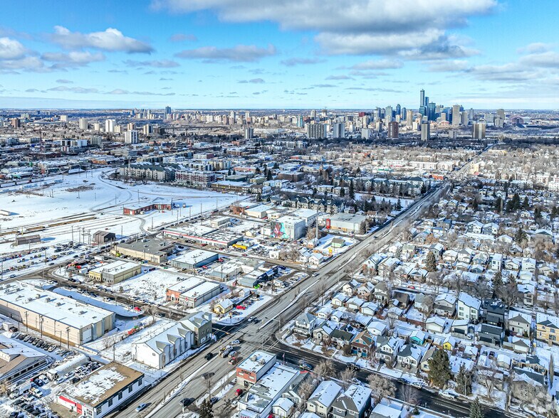 More Photos Of 9903 76th Ave NW, Edmonton Showroom For Lease