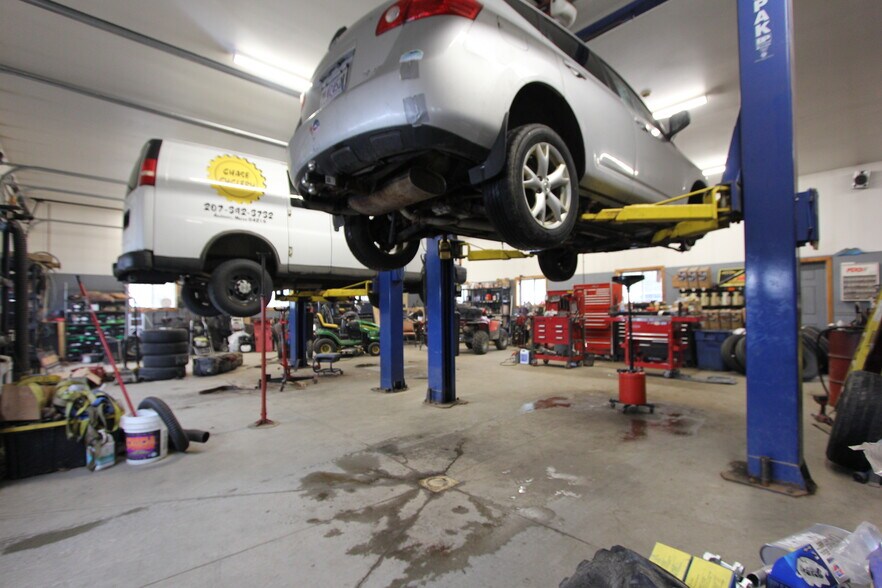 More Photos Of 48 S Main St, Andover Auto Repair For Sale
