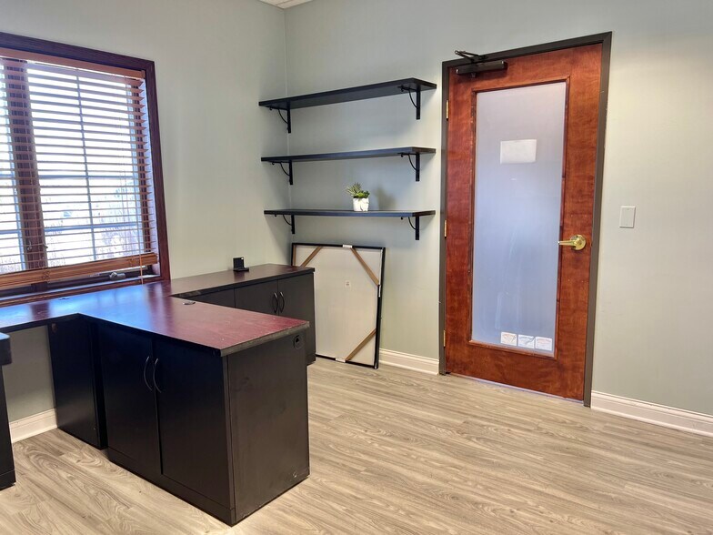 More Photos Of 900-950 W Il Route 22, Lake Zurich Medical For Sale