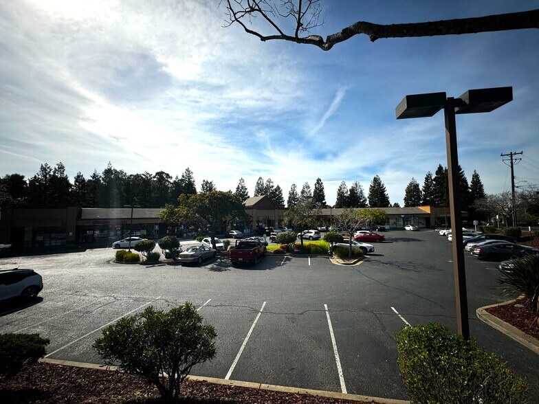 More Photos Of 26775 Hayward Blvd, Hayward Unknown For Lease
