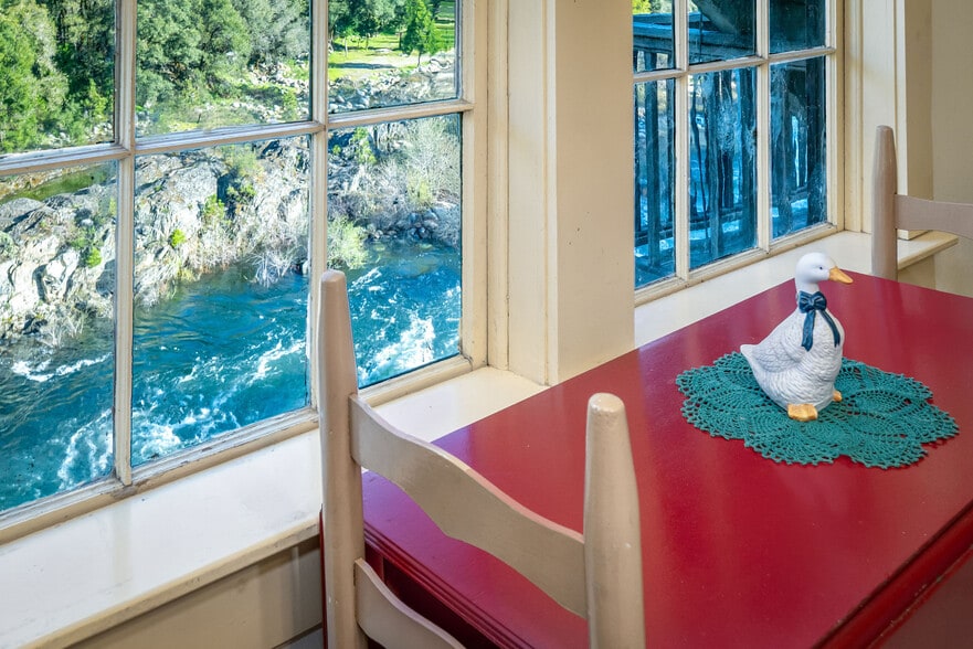 More Photos Of 15432 Washington Rd, Washington Storefront Retail Residential For Sale