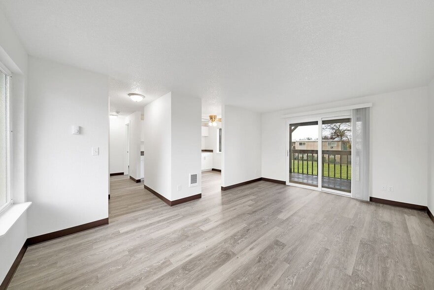 More Photos Of 13455 SE Oatfield Rd, Milwaukie Apartments For Sale