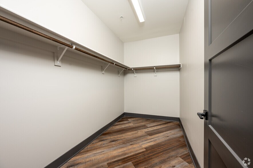 More Photos Of 1155 S Rangeline Rd, Carmel Apartments For Lease