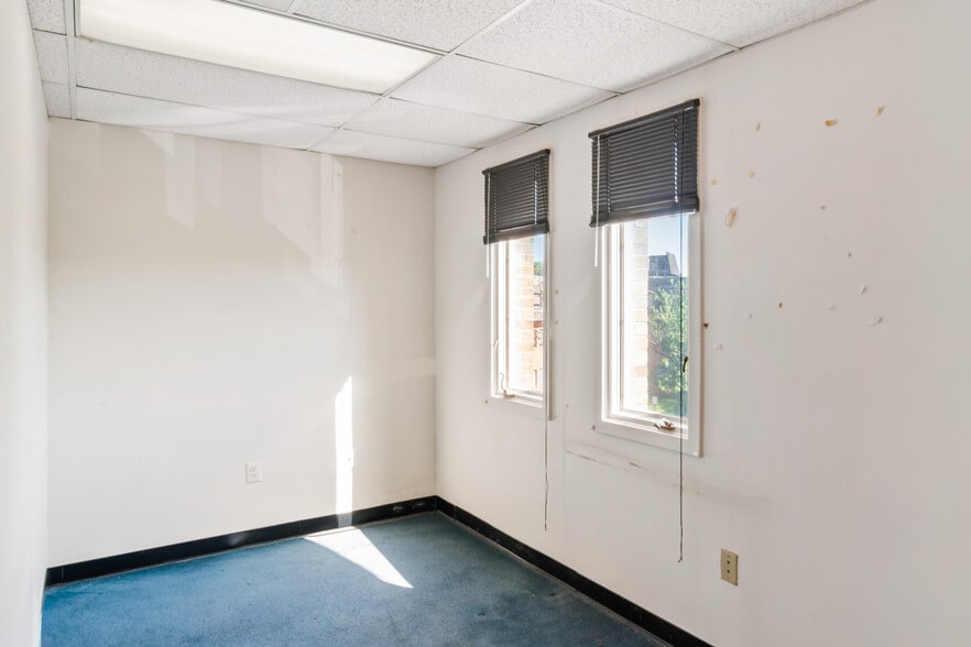 More Photos Of 3859-3871 Plaza Dr, Fairfax Office For Sale