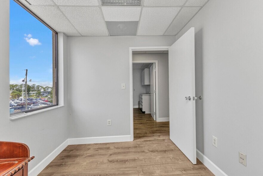 More Photos Of 2525 Harbor Blvd, Port Charlotte Medical For Sale
