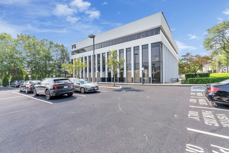 More Photos Of 75 Lincoln Hwy, Iselin Medical For Lease