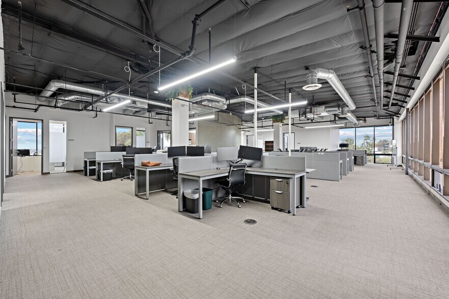 More Photos Of 2714 Loker Ave W, Carlsbad Office For Lease