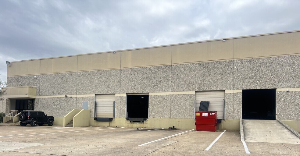 Primary Photo Of 14271-14277 Welch Rd, Farmers Branch Warehouse For Lease