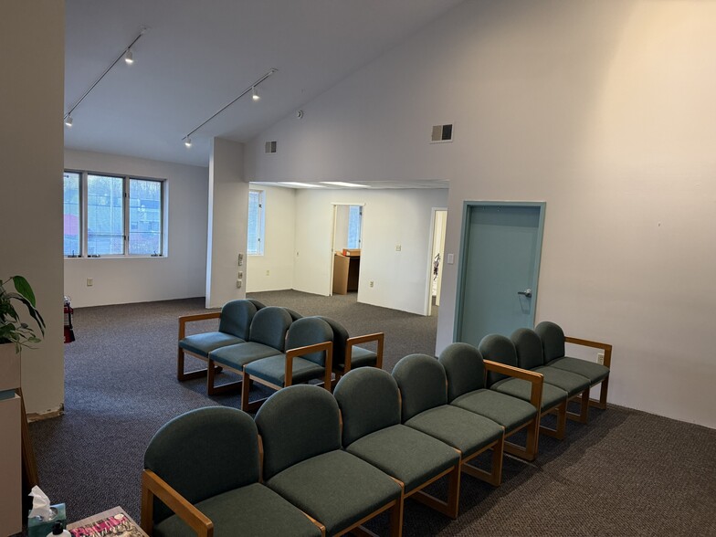 More Photos Of 2 Chelsea Pl, Clifton Park Medical For Lease