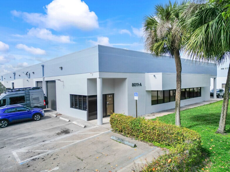 More Photos Of 8011 Monetary Dr, Riviera Beach Flex For Lease