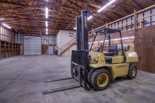 More Photos Of 220 S 9th St, Philomath Truck Terminal For Sale