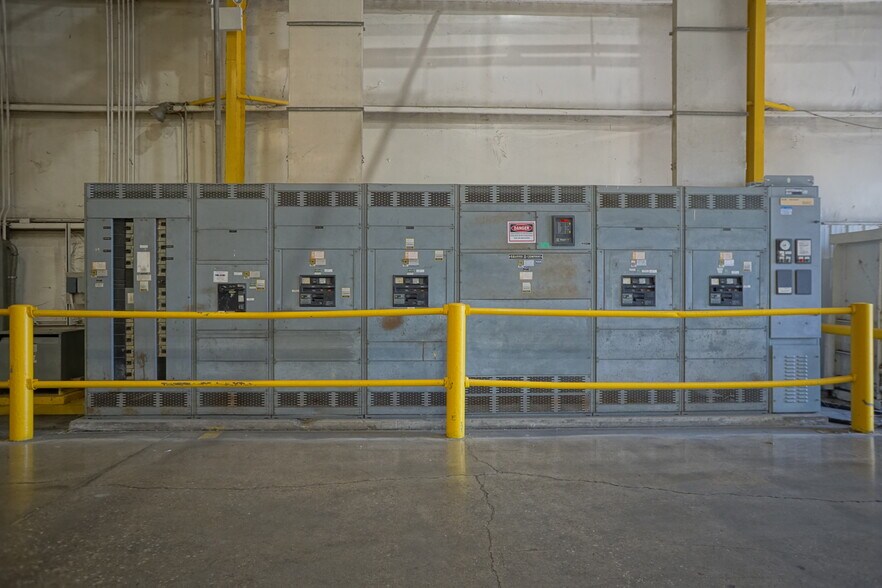 More Photos Of 850 Industrial Rd, Madisonville Manufacturing For Lease