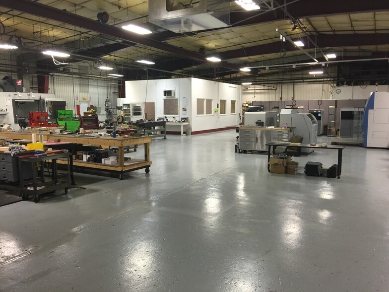 More Photos Of 1735 W 53rd St, Anderson Manufacturing For Sale
