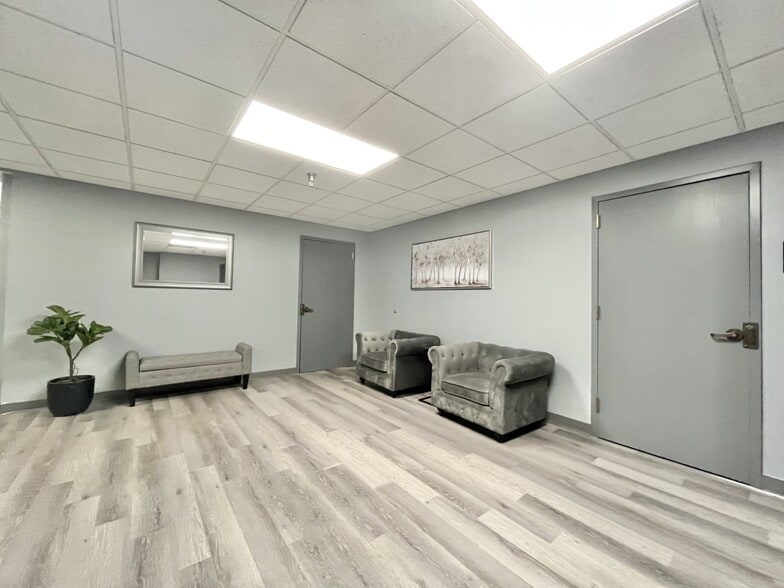 More Photos Of 2591 Miamisburg-Centerville Rd, Dayton Medical For Sale