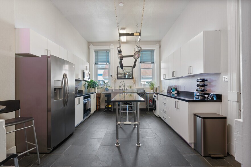 More Photos Of 106 W J St, Benicia Office For Sale