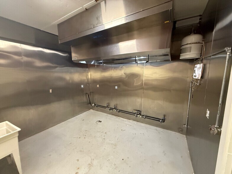 More Photos Of 11186 AL Highway 51, Opelika Storefront For Sale