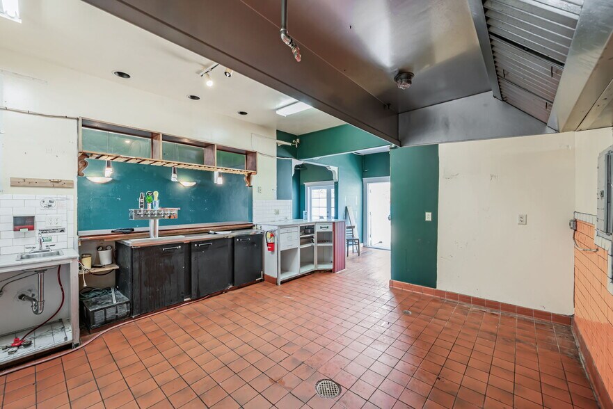 More Photos Of 408-412 Cortland Ave, San Francisco Storefront Retail Residential For Lease