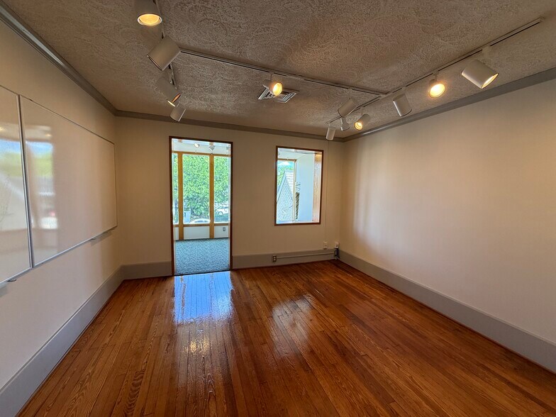 More Photos Of 3447 W Cary St, Richmond Office For Lease