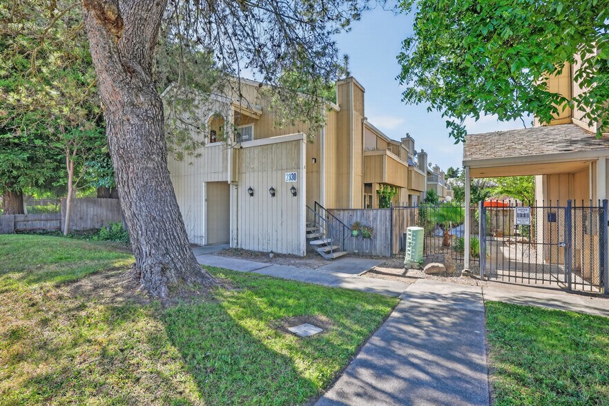 More Photos Of 2330 Hurley Way, Sacramento Apartments For Sale