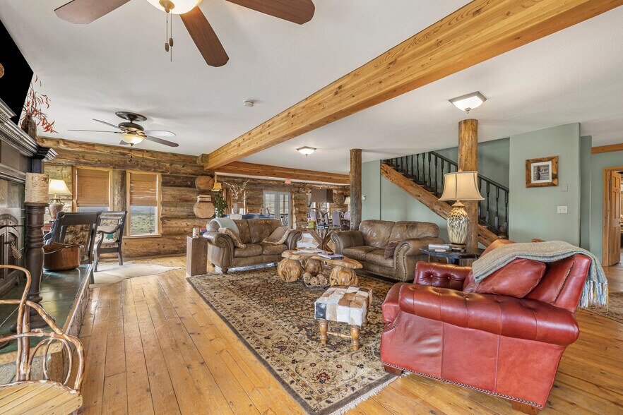 More Photos Of 13 Gott Ln, Salmon Hospitality For Sale
