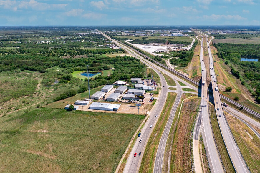 More Photos Of 5878 W US Highway 80, Terrell Showroom For Sale