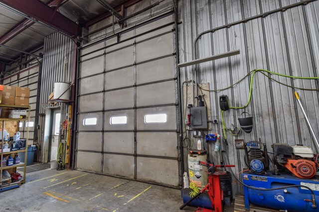 More Photos Of 1304 N Division St, Pontiac Flex For Sale