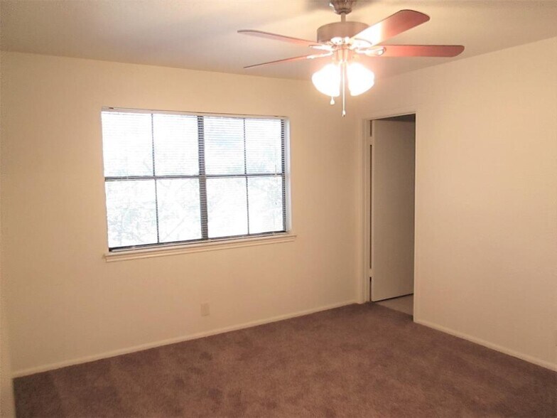 More Photos Of 12455 Melville Dr, Montgomery Apartments For Sale