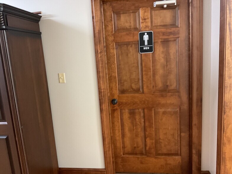 More Photos Of 6991 Township Road 654, Millersburg Office Residential For Lease