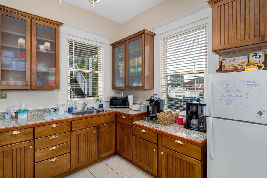 More Photos Of 114 E Unaka Ave, Johnson City Office Residential For Sale