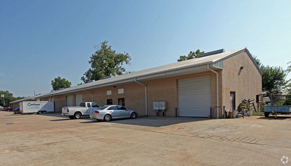 More Photos Of 6111 Milwee St, Houston Unknown For Lease