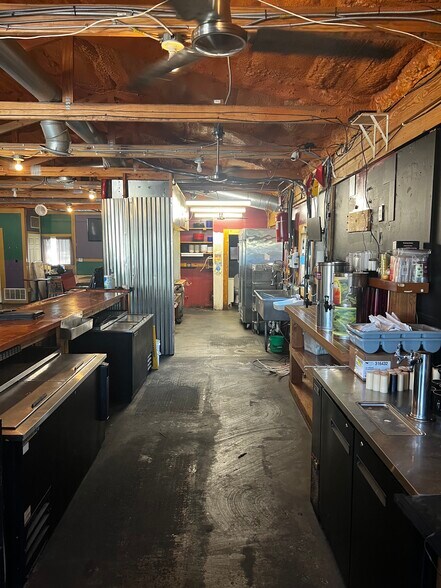 More Photos Of 412 W Locust St, Troy General Retail For Sale