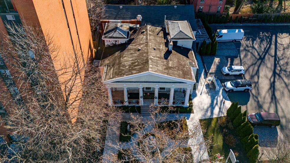 More Photos Of 404 Richmond Ter, Staten Island Specialty For Sale