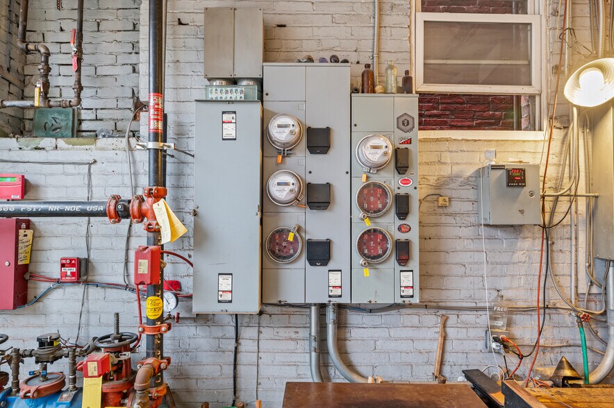 More Photos Of 117 S 16th St, Pittsburgh Storefront Retail Residential For Sale