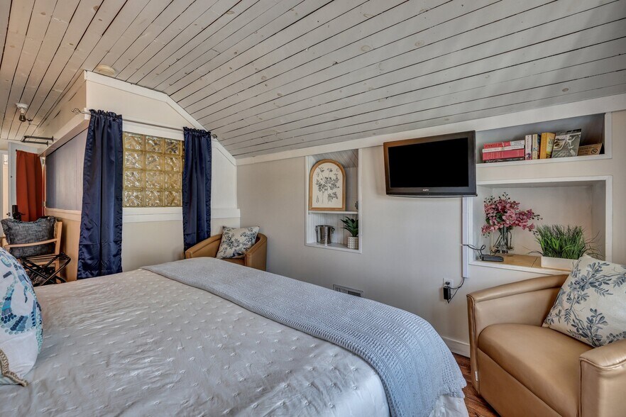 More Photos Of 24 Van Horne Ave, Tybee Island Hospitality For Sale