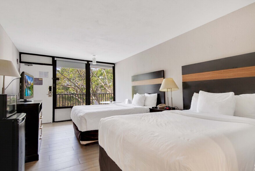 More Photos Of 2520 Stirling Rd, Hollywood Hotel For Sale